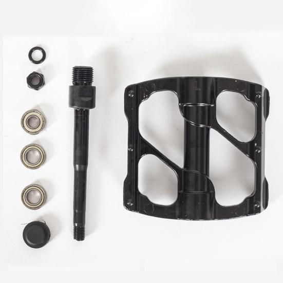 1 пара велосипедных педалей. Высокопрочная полая конструкция. Широкая совместимость. 3 герметичных подшипника. Велосипедные плоские педали.