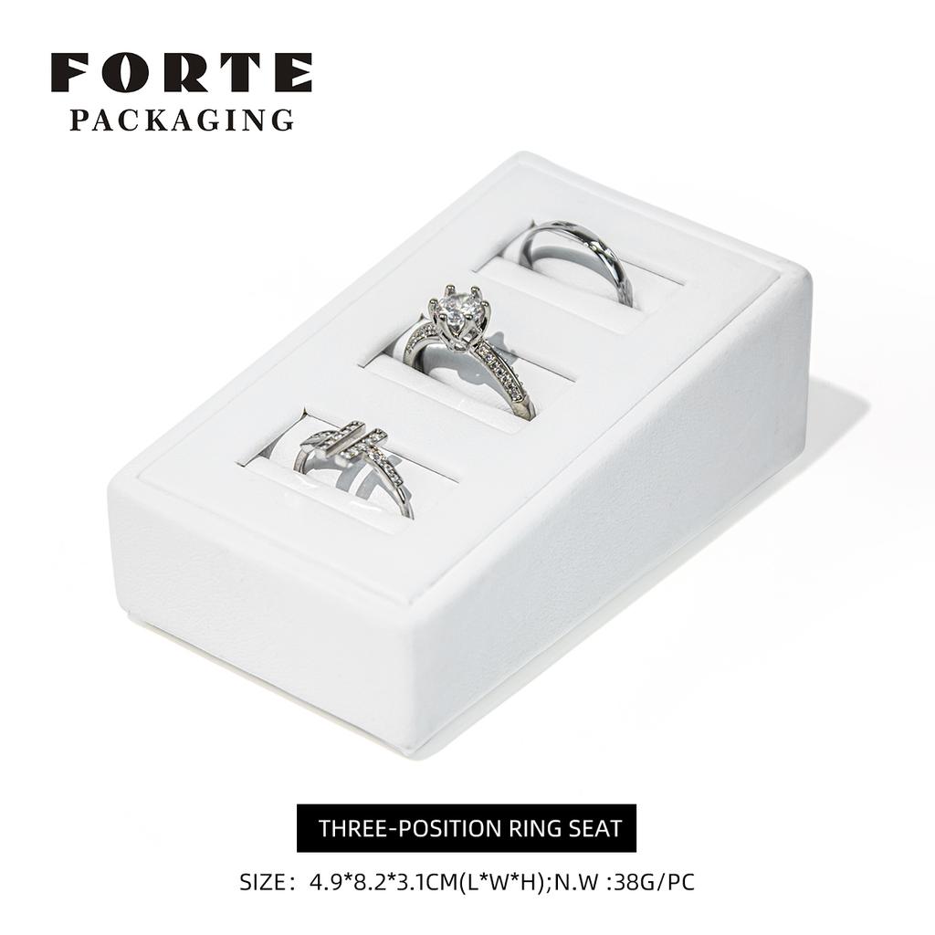 FORTE Customized Microfiber Leather Jewelry Display Set Stand White Jewelry Display Table Ring Necklace Jewelry Display Props