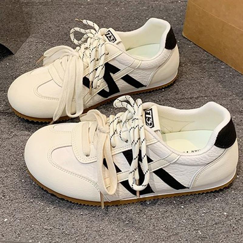 Fashion Autumn Korean Mix Color Sports Shoes Women 2025 Outdoor Non Slip Light Weight Sneakers Woman Lace Up Vulcanize Shoes Female