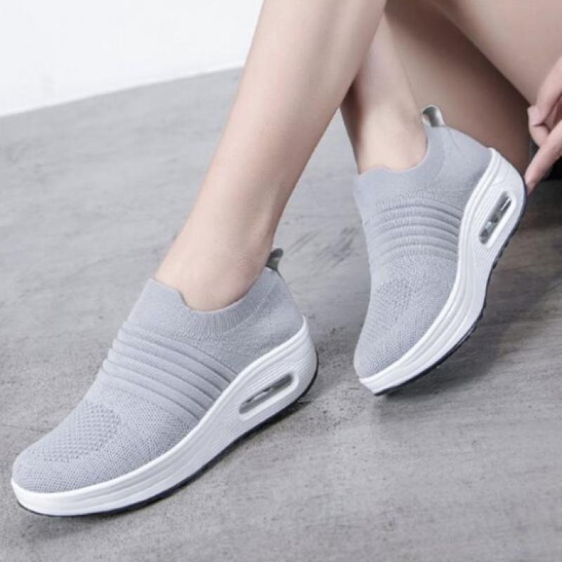 New Arrivals Open Run Himeo CushiOn Sweater Women Slip On Sneakers