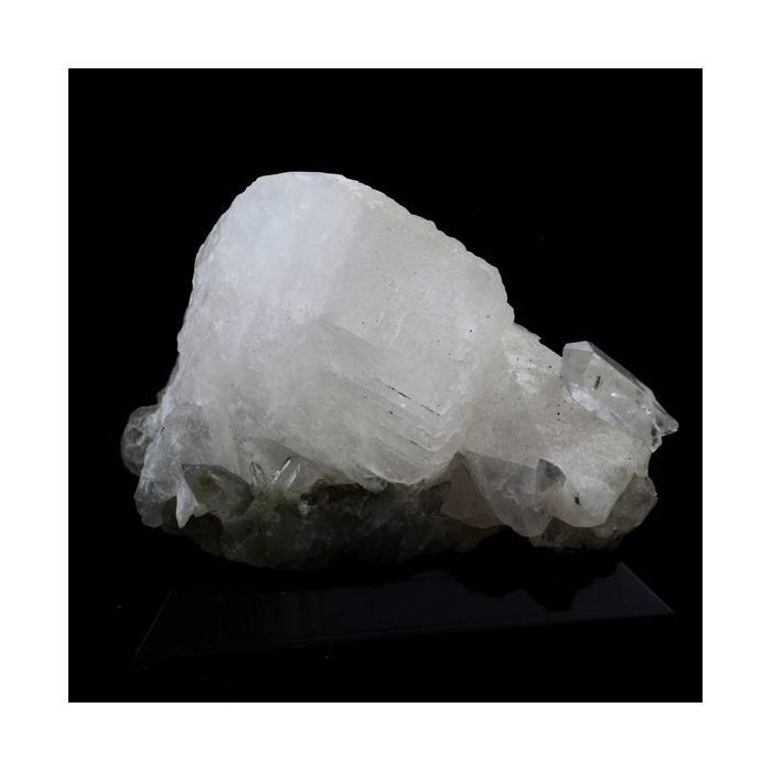 Pierres et Minéraux. Calcite + Quartz. 167.5 ct. Maronne, La Garde-en-Oisans, France..