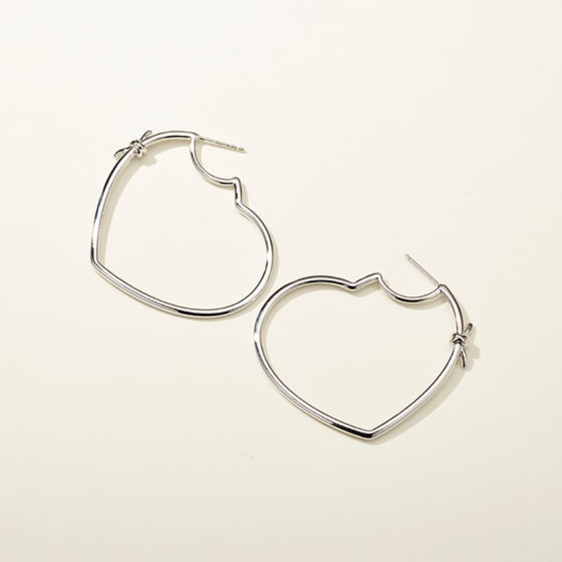 METROCITY JEWELRY Cuore Sterling Silver White Earrings A231SE0003WPQ