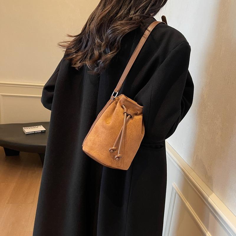 Ретро повседневная сумка-ведро женская новая осенняя модная простая сумка на плечо нишевый дизайн сумка-мессенджер
