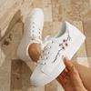 Модные женские кроссовки Студенческие повседневные Кроссовки Дизайнерские Летние с цветочным узором Вышитые на плоской подошве Низкие Белые туфли для женщин