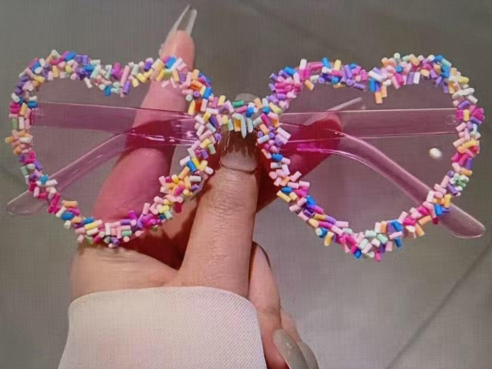 2024 Европейские и Американские Модные Солнцезащитные Очки в Форме Сердца с Персонализацией для Женщин - Трендовые Для Вечеринок и Пляжа