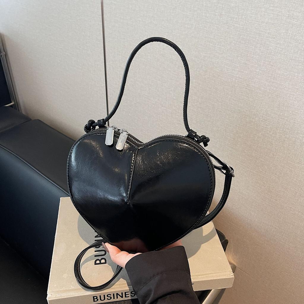 Niche Design Women's Bag Love Peach Heart Bag High Sense Simple Armpit Bag Change Mobile Phone Bag Fashion Messenger Bag