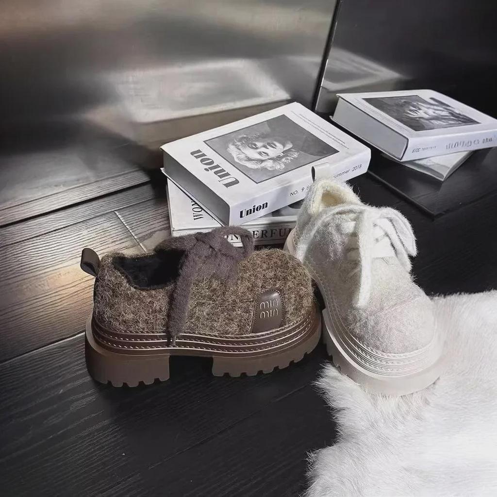 Золотые бархатные мокасины на платформе со шнуровкой 2025 года: Меховая обувь, увеличивающая рост, для миниатюрных женщин