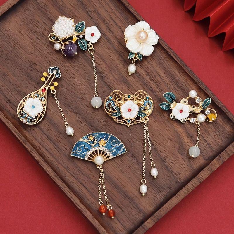 Antique Brooch Female High-end Sense High-end Court Temperament Elegant Pearl Pin Cheongsam Placket Hanfu Accessories Corsage