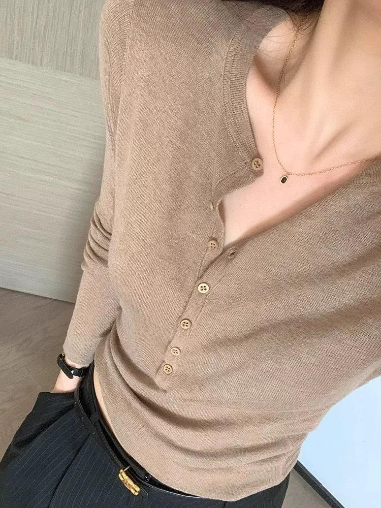 Женский приталенный трикотажный топ с V-образным вырезом из мериносовой шерсти класса люкс в стиле «старые деньги»