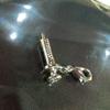 Б/у серебряный шарм Q-pot в форме шприца, примерно. 2.3cm