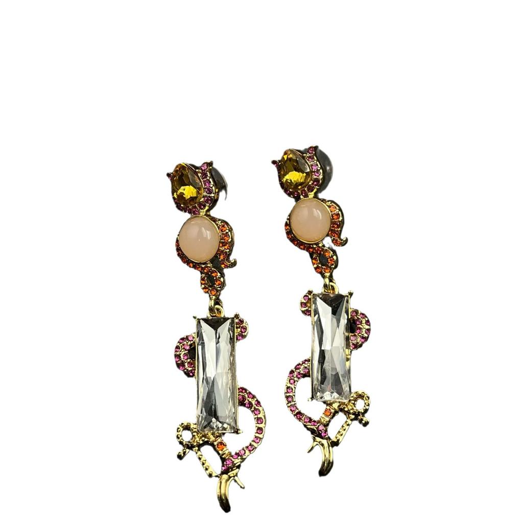 French retro jewelry square diamond powder treasure stud earrings vintage European and American fashion personality medieval earrings old money style