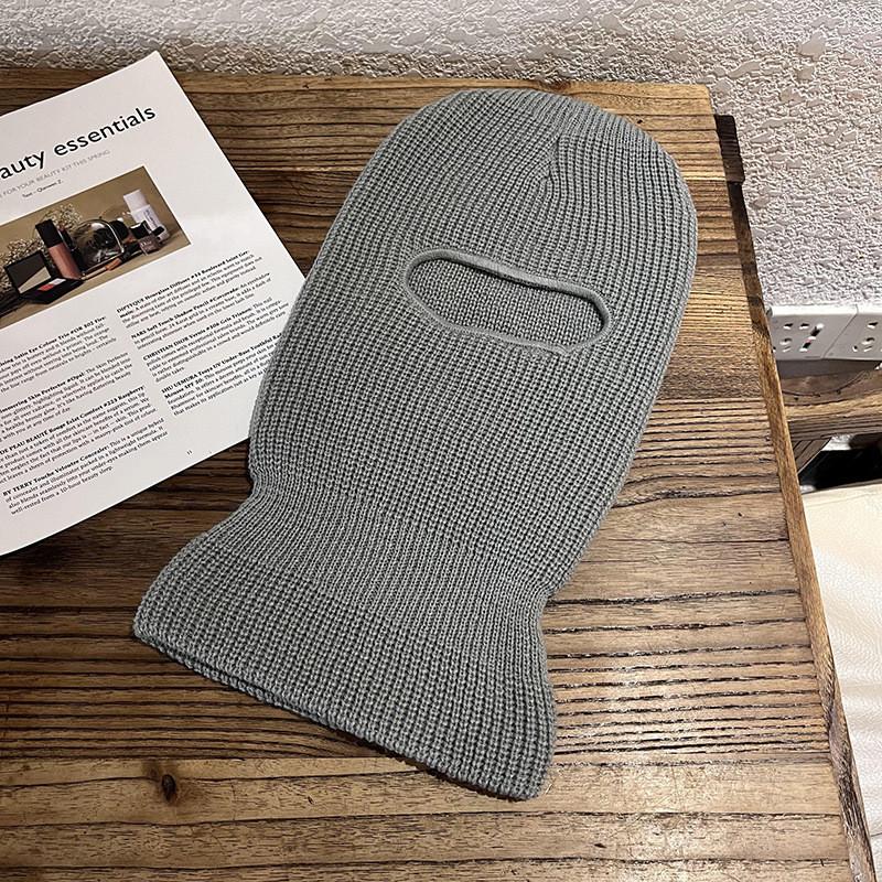 Knitted Hat Unisex For Winter With Windproof Features And Stylish Gift Design