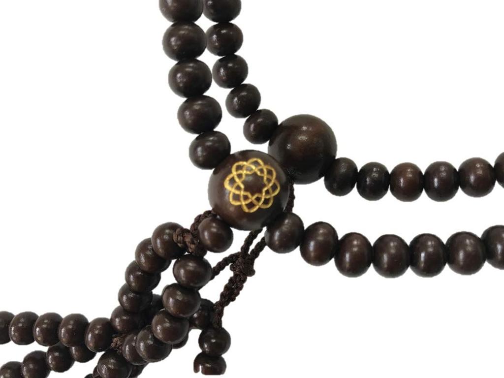 Четки Сока Гаккай (дзудзу) сделано из чайного сандала с восьмилистным клеймом (в коробке из древесины павловнии) (2 сяку 2 сун)