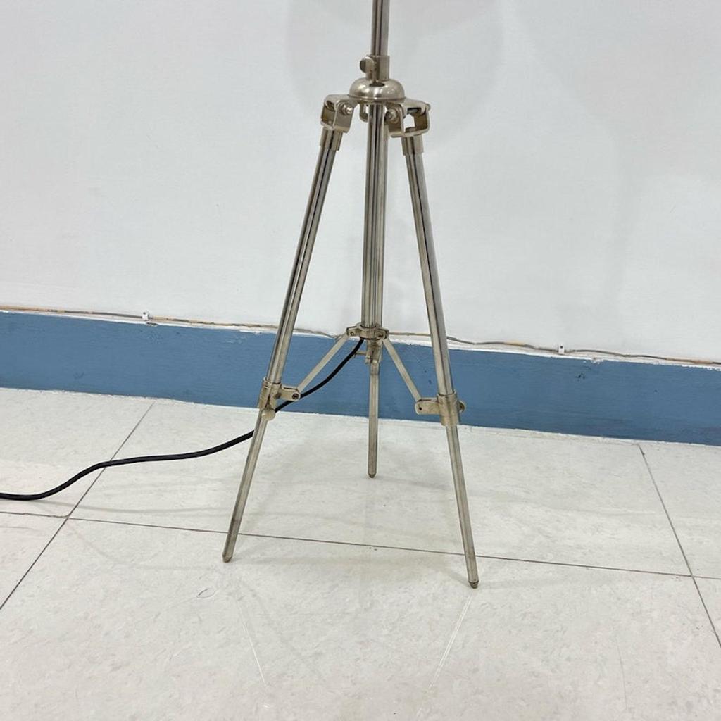 Декоративная хромированная настольная лампа с хромированным абажуром Mid Century Modern Lighting Lamps