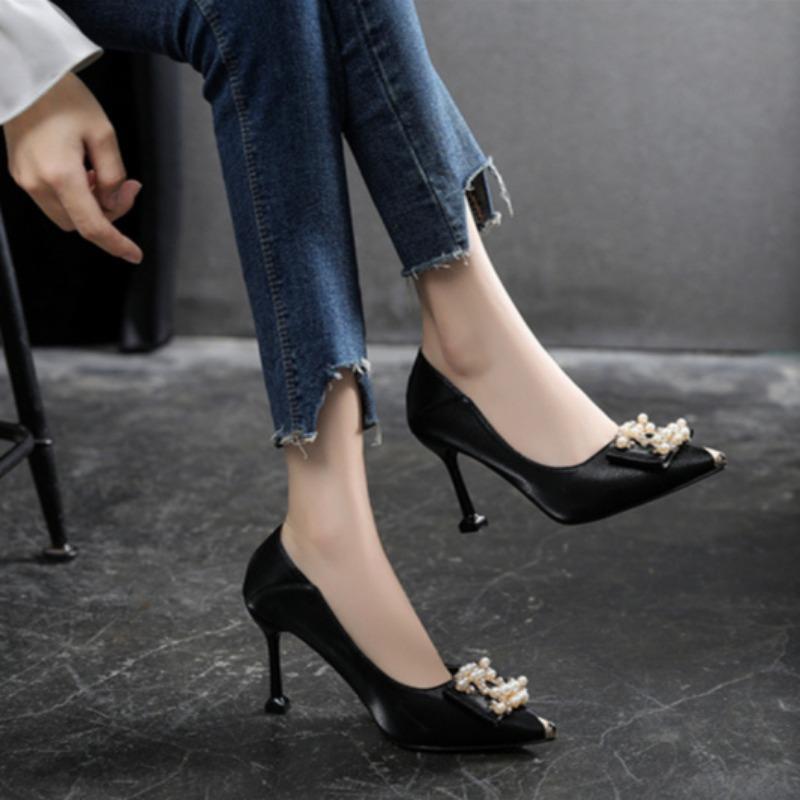 Новые стильные туфли на шпильках с острым носком, большого размера, большой ширины, с жемчужной пряжкой, женские одинарные туфли, свадебные туфли-бабочки