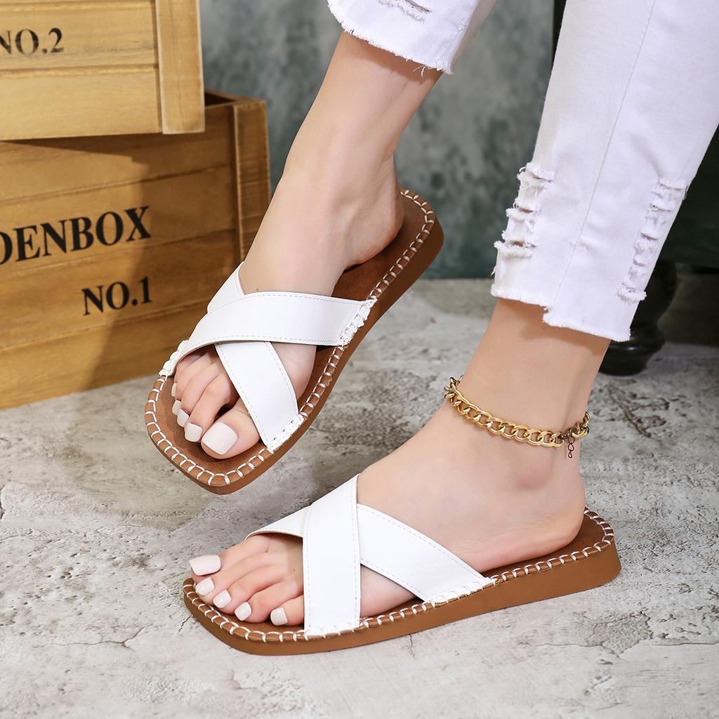 Summer New Thick-soled Slippers Foreign Trade Large-size Women's Cross-strapped Flat-bottomed Casual Slippers Light and Cool Slippers