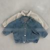 Корейская весенняя модная джинсовая куртка для детей: Стильное пальто с лацканами для мальчиков и девочек с боковыми карманами