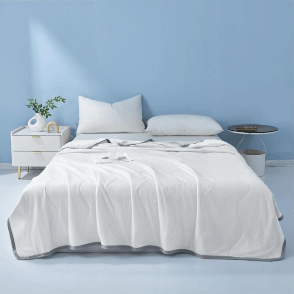 Thin Breathable Air-conditioning Comforters Machine Washable Throw Blanket  Dormitory