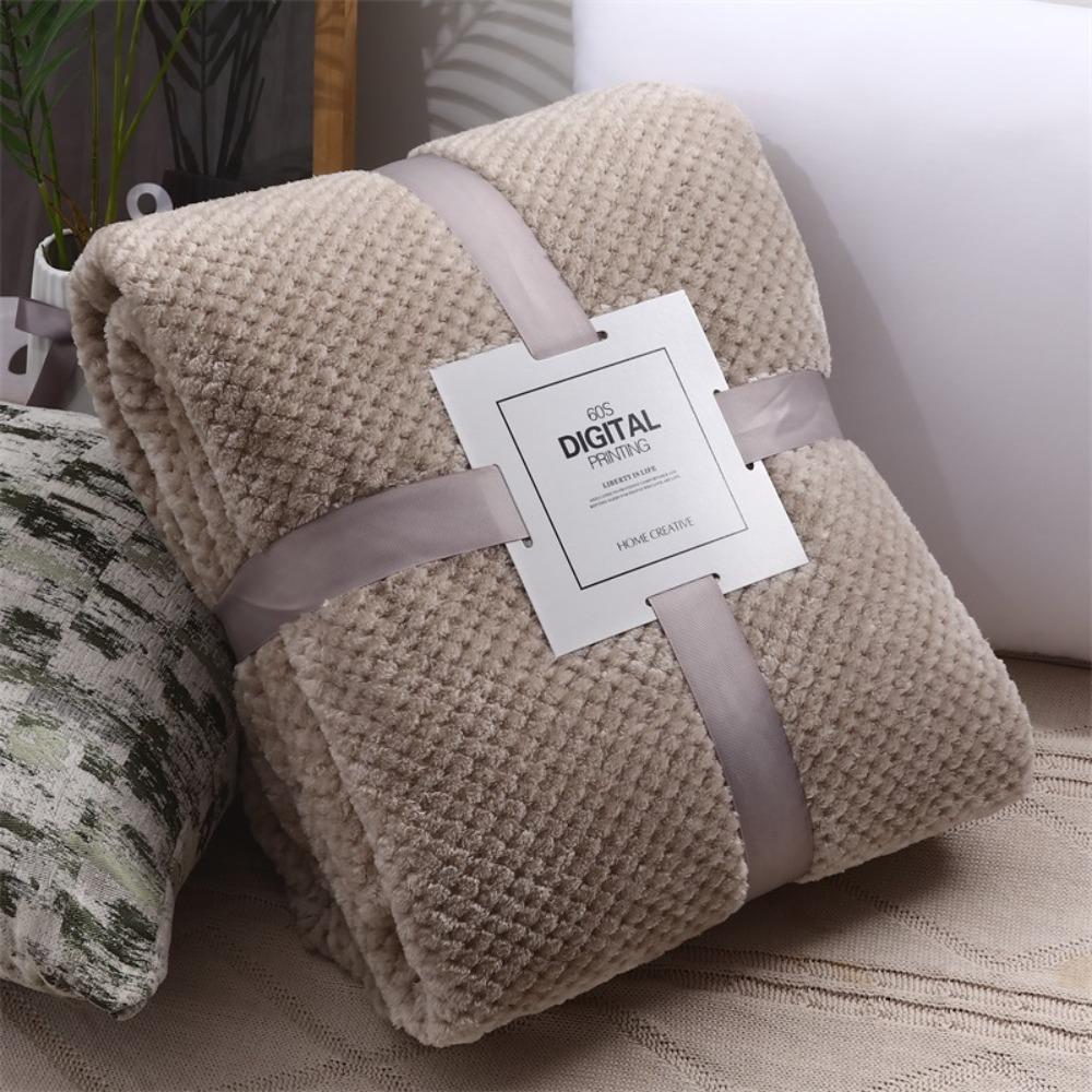 Double Sided Throw Blanket Skin-Friendly Conditioning Quilt New Plush Striped Blankets