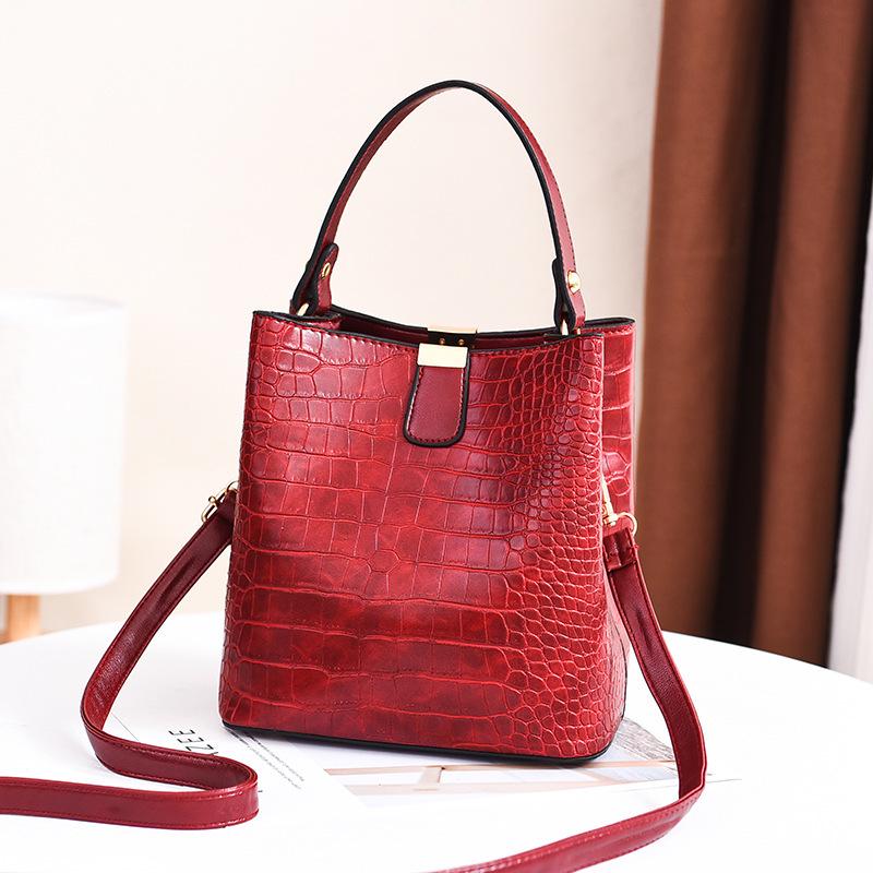 Crocodile Print Shoulder Bag for Women Vintage Luxury PU Leather Handbag Large Capacity Shoulder Bag Advanced Crossbody Bag for Women