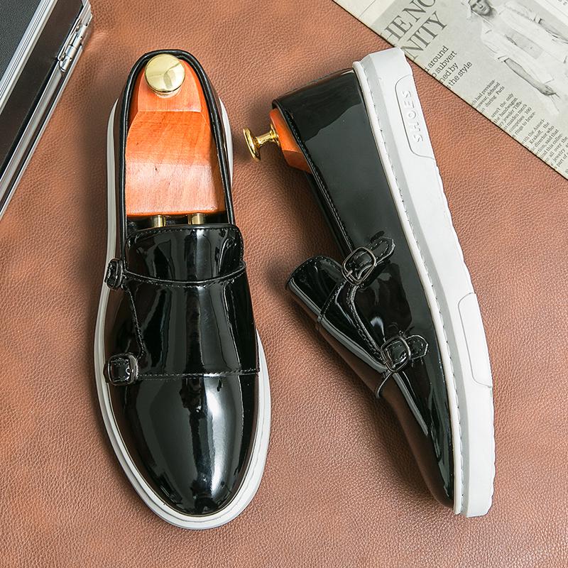Мужские повседневные кожаные туфли на плоской подошве, новые трендовые мужские туфли, нескользящие резиновые мокасины, блестящие мокасины, универсальные мужские туфли-монки с ремешком