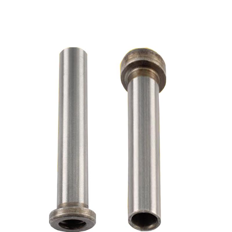 Прецизионные износостойкие штифты и компоненты для пресс-форм: направляющие колонки, выталкиватели, направляющие втулки с согласованным допуском внутреннего диаметра.