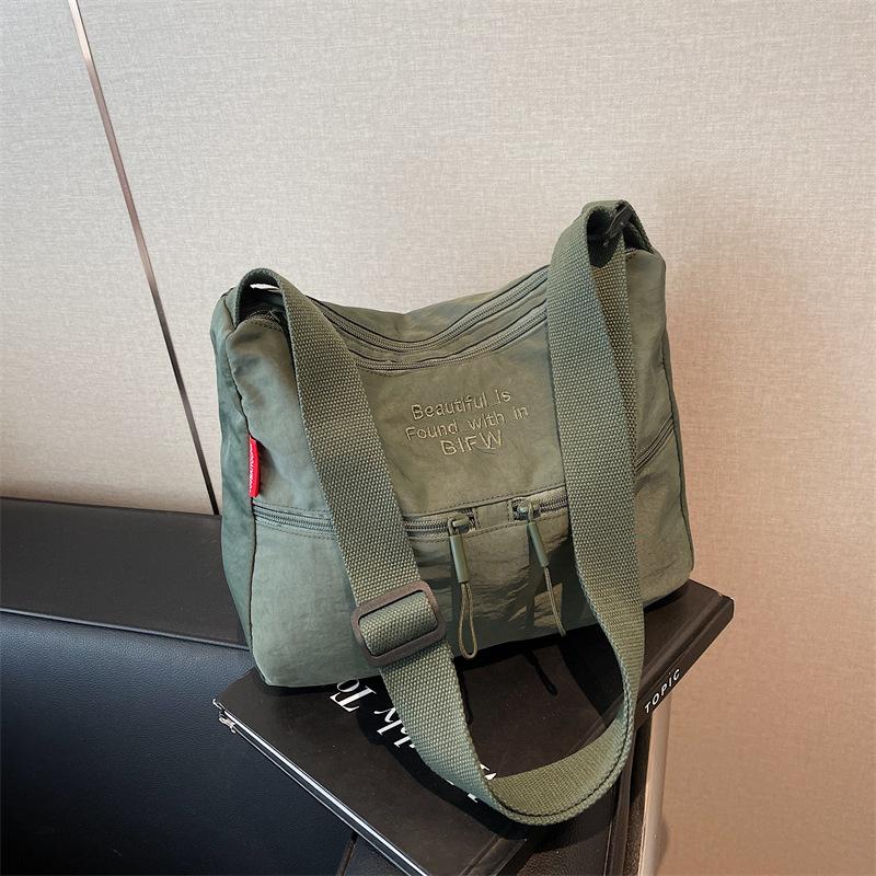 Модная личность простой ретро нишевая сумка через плечо зарубежный стиль большая вместимость модная сумка на плечо студентка женская сумка-тоут