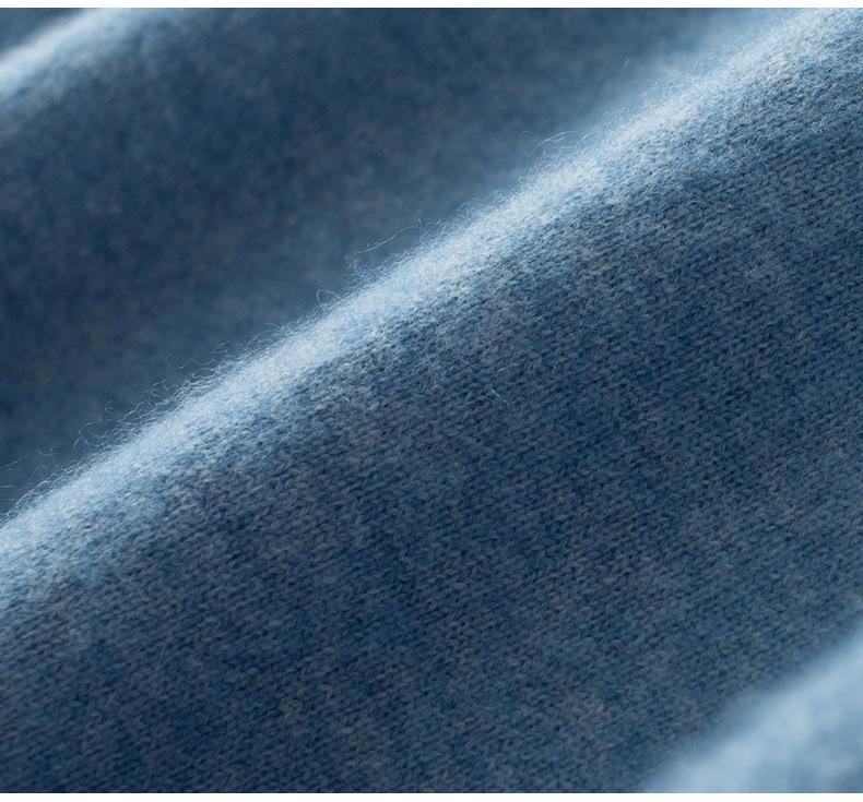 Men's Cashmere Roll Neck Sweater: Business Casual, Solid Color, Long Sleeve Knitwear for Autumn and Winter.