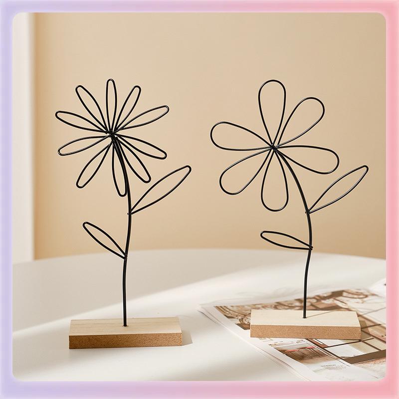 Industrial Wrought Iron Floral Ornament for Home, Desktop, or Wine Cabinet Decoration