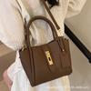 New Women's Bag High-end Texture Light Luxury Fashion Niche Trend Versatile Portable Shoulder Bucket Bag