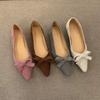 Модные слипоны на мягкой подошве, осенние новинки, с острым носком, неглубокие, замшевые, с бантом, нескользящие, износостойкие туфли