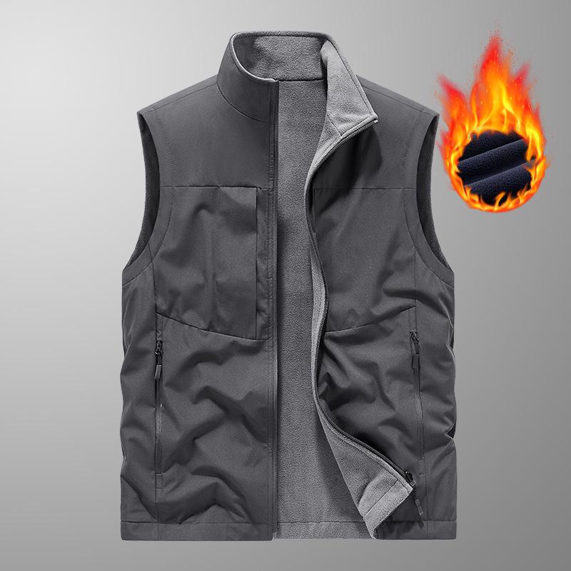 Осенне-зимний мужской жилет среднего возраста из утолщенного бархата с основой для сохранения тепла и повседневным жилетом, с многокарманным жилетом с обеих сторон