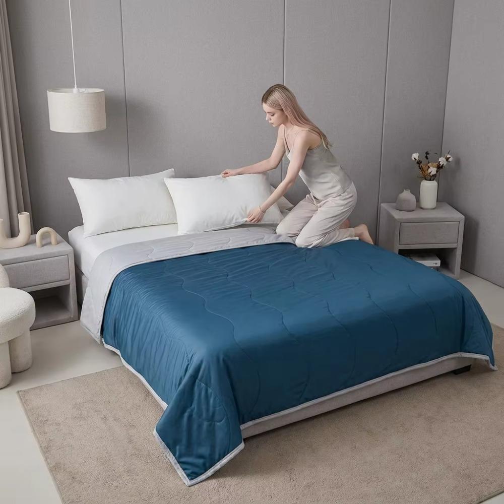 Solid Color Air-conditioning Comforters Thin Breathable Throw Blanket Dormitory