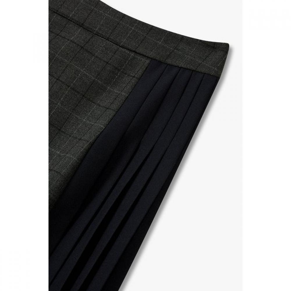 Vov Asymmetric Pleated Skirt 7156335003