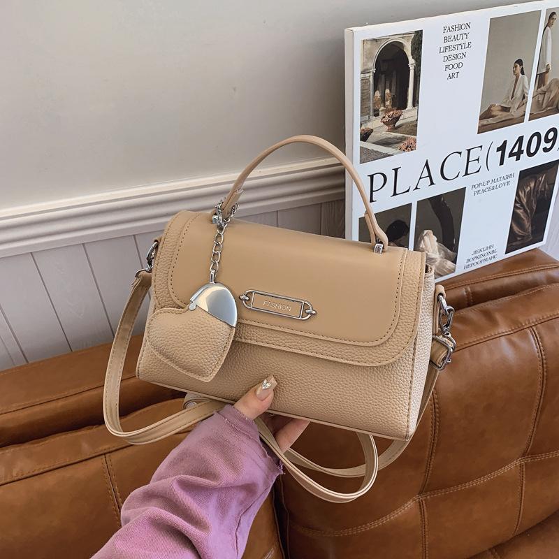 This year's popular small bags women's 2025 new spring and summer versatile shoulder messenger bags fashionable portable small square bags
