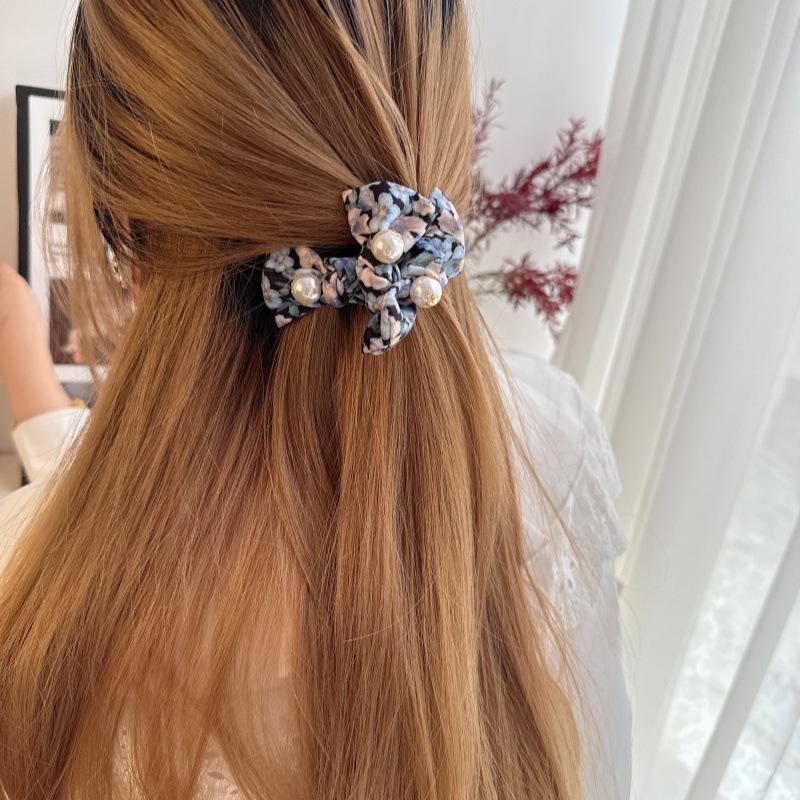 Charming and Elegant Fabric Daisy Twisted Hair Clip for Women, High Quality, Ponytail Vertical Hairpin