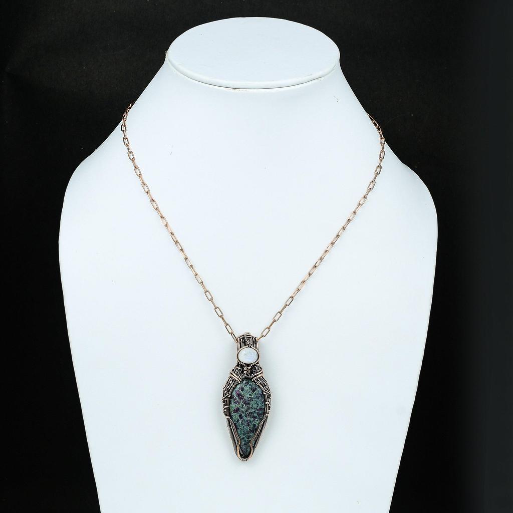 Рубин в кианите, кулон, обернутый медной проволокой, драгоценный камень, медные украшения, лунный камень, украшения ручной работы, дизайнерский кулон для женщин, подарок для него