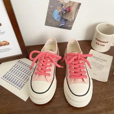 Модные парусиновые туфли на толстой подошве 2024 года, новые повседневные универсальные туфли для досок, прочные женские туфли цвета конфет, кроссовки на платформе для женщин