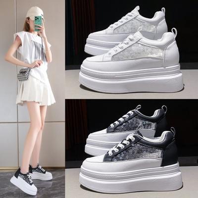 Недорогие женские кроссовки 2024 года, лето, новая мода, повседневная обувь на танкетке, женская обувь на шнуровке из сетки, дышащая женская вулканизированная обувь