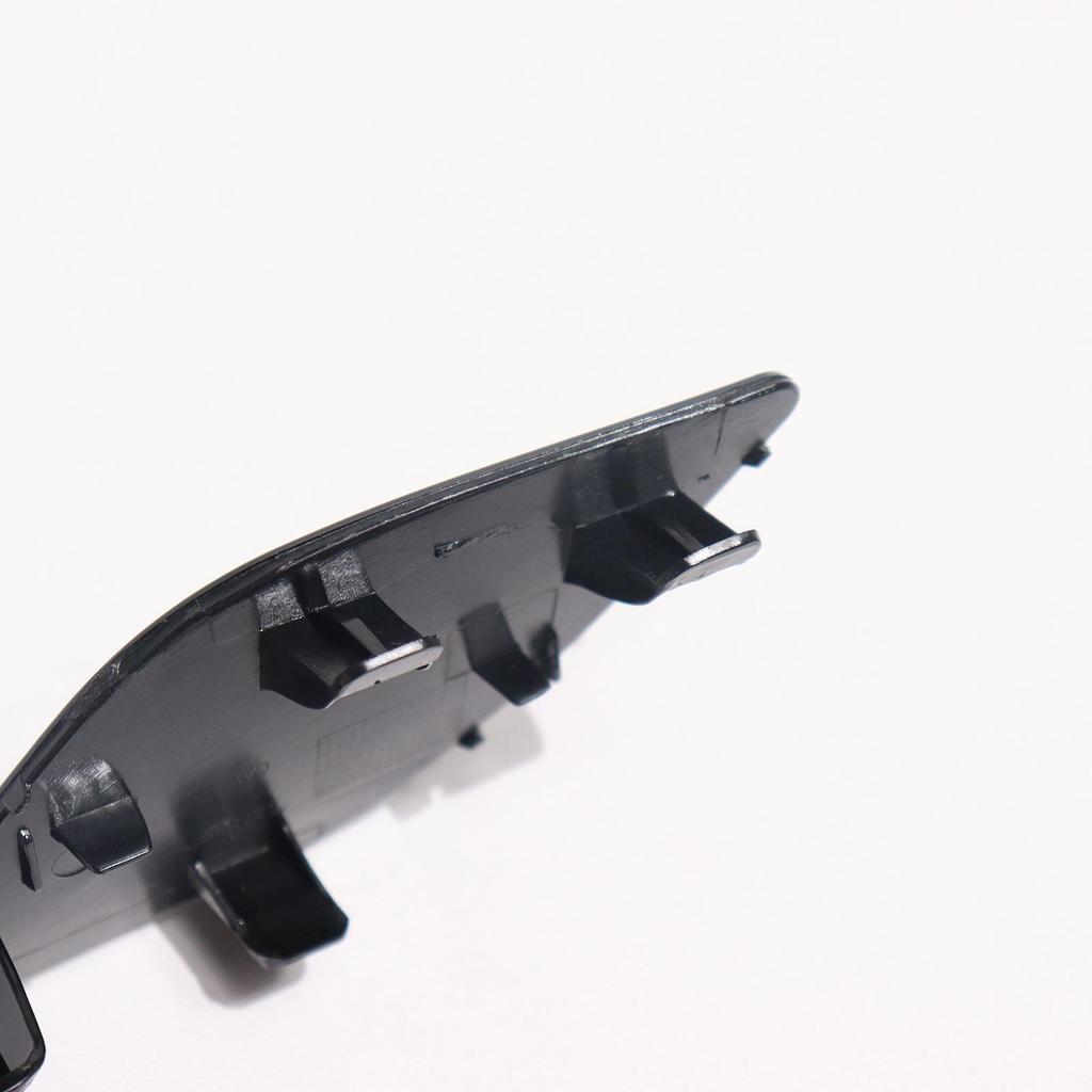 Mercedes-Benz GLC Накладка крышки буксировочного крюка переднего бампера 2538850022