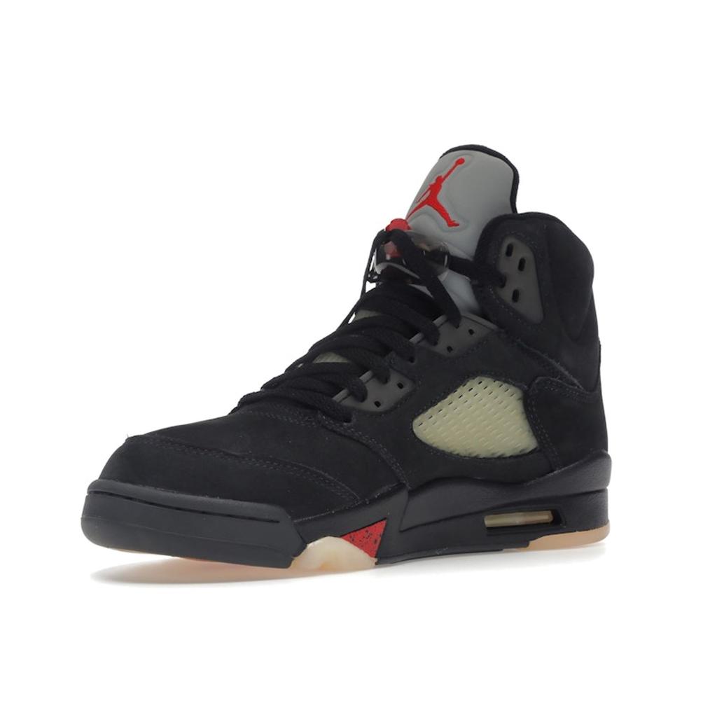 Женские кроссовки Air Jordan 5 Retro GORE-TEX Off-Noir Черный огненно-красный муслин DR0092-001
