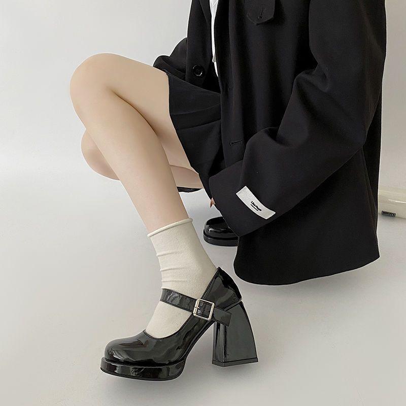 Пряные туфли из лакированной кожи на толстом каблуке, туфли Мэри Джейн, новая ретро-мода, нишевые маленькие кожаные туфли на высоком каблуке для женщин