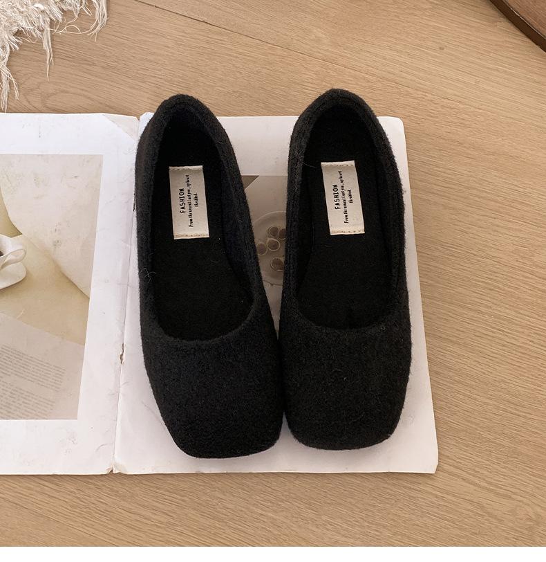 Fashion and lightweight retro flat-bottomed shallow-mouth single shoes women's 2025 new spring and autumn versatile skirt soft-soled Mary Jane shoes