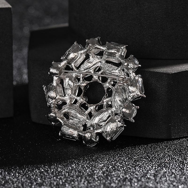 Temperament  Flower Brooches For Women Clothing Coat Jewelry Accessries