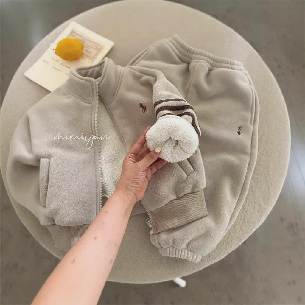 2024 Детская плюшевая теплая куртка и модный флисовый костюм из двух частей для мальчиков и девочек