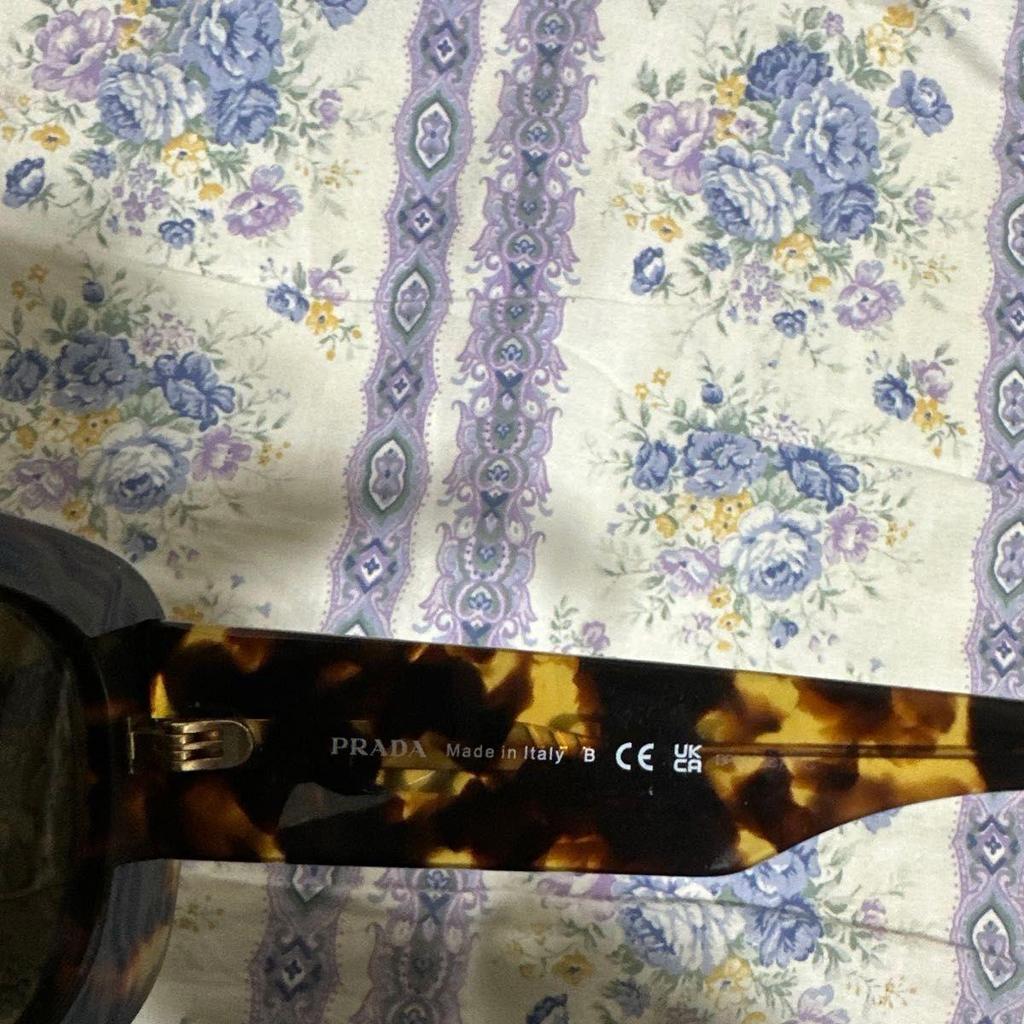 Б/у солнцезащитные очки PRADA Prada с узором «черепаха» SPR A13-F