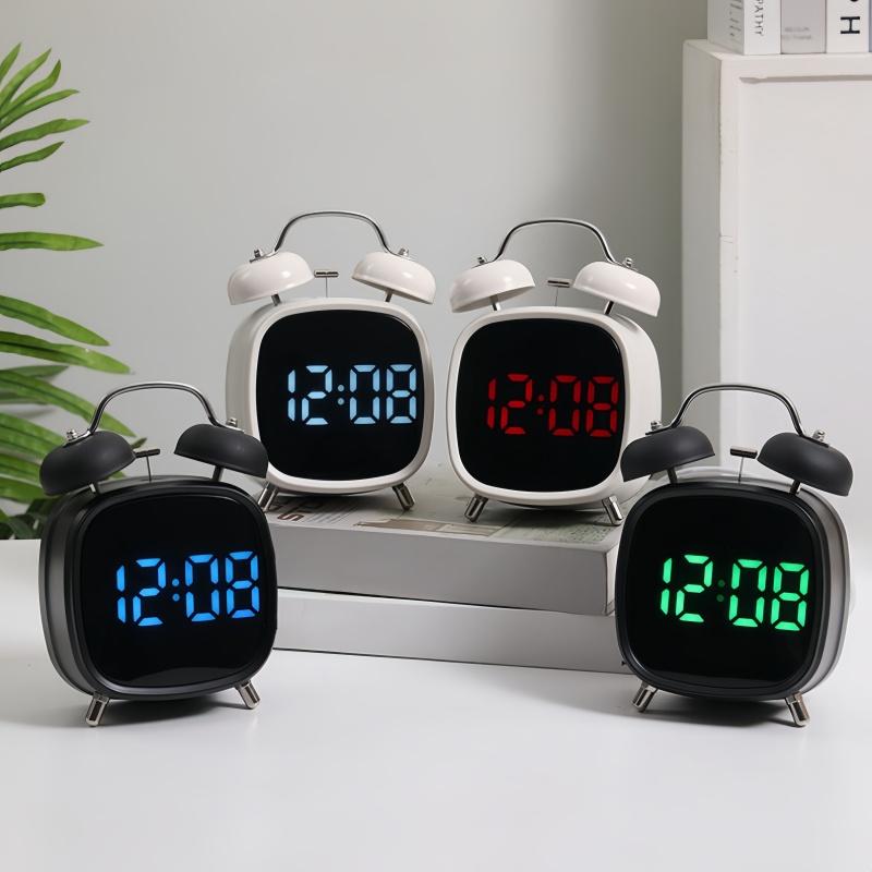 Светодиодные часы Цифровой будильник Отображение даты и температуры Голосовое управление Громкий звук Регулируемая яркость 12/24-часовой формат Повтор Настольные часы