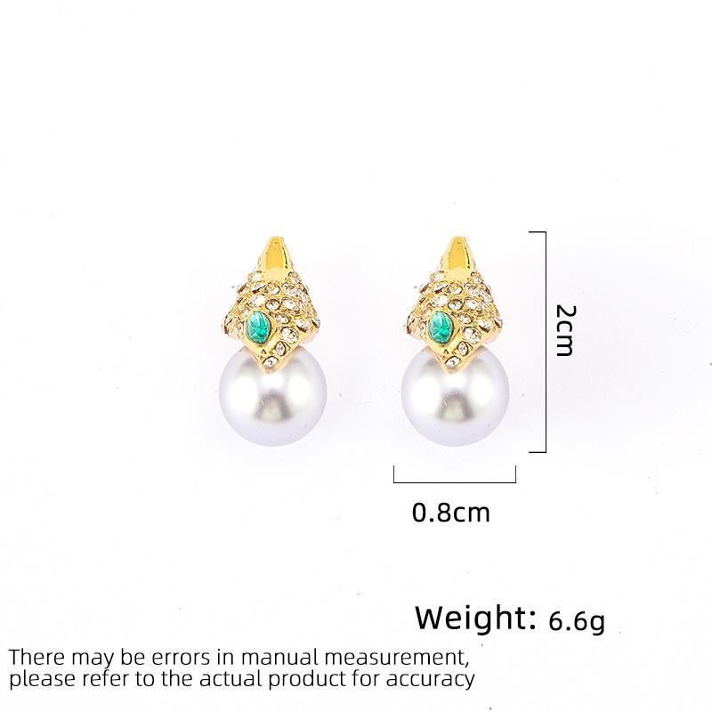 Women's Light Luxury Design Elegant Vintage Imitation Pearl Earrings Fashionable And Versatile Niche Design Earrings