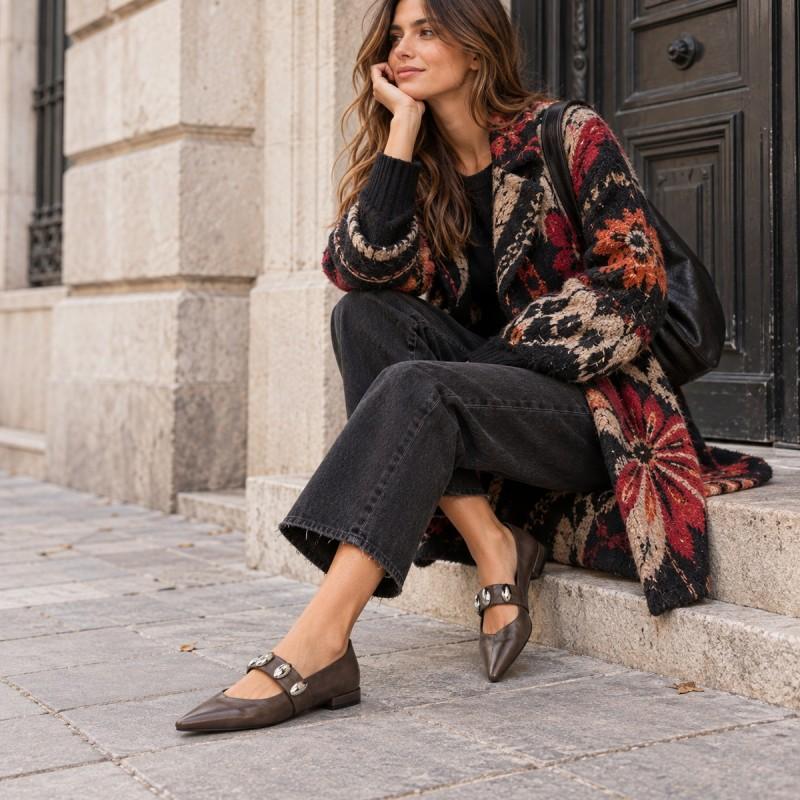 Bailarina Marrón Punta Fina Con Tira Y Detalle Montevita Comillasna 105361
