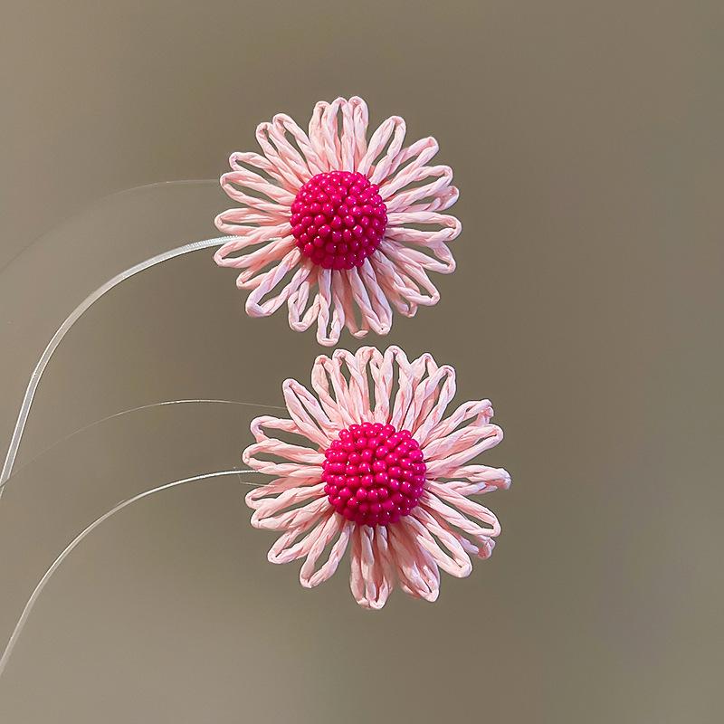 Богемные розовые серьги-кисточки с цветком из бисера и жемчуга